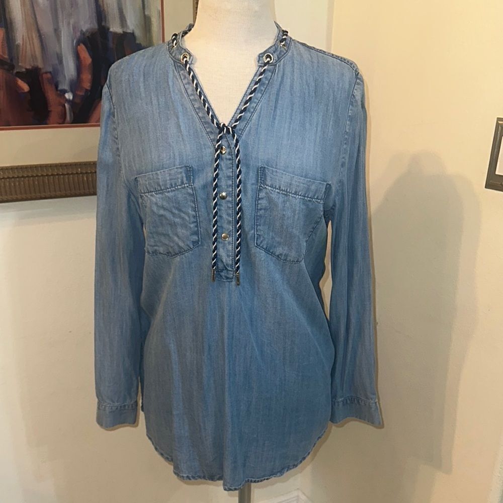 Chico’s Blue Chambray Women's Top w/ Rope Detailing Size 1-Medium